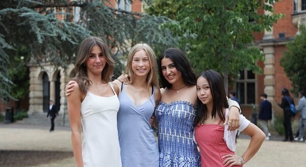 GraduationDinner 5.jpg